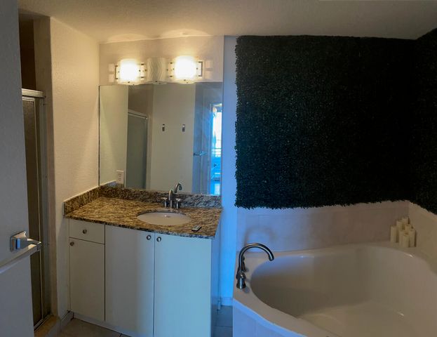 1830 Radius Drive 307, Hollywood, FL 33020