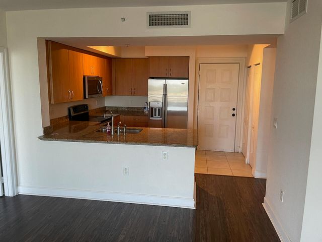 1830 Radius Drive 307, Hollywood, FL 33020