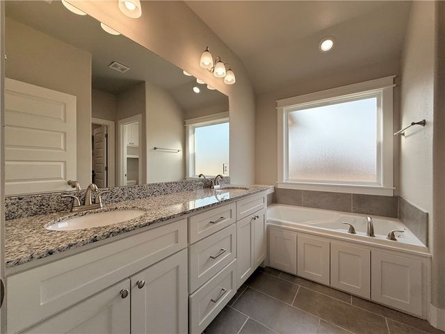 941 Madden Street, Tontitown, AR 72762