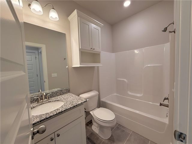 941 Madden Street, Tontitown, AR 72762