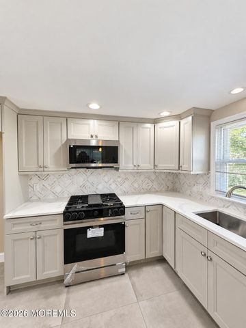 122 Oakwood Place, Forked River, NJ 08731