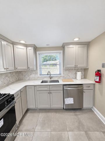122 Oakwood Place, Forked River, NJ 08731