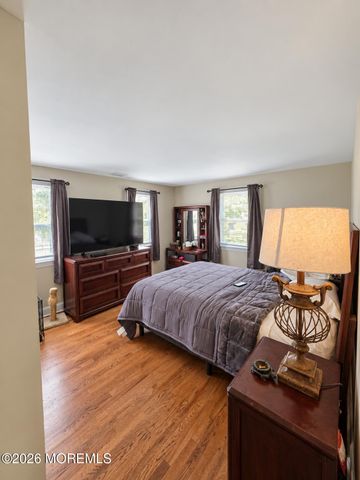 122 Oakwood Place, Forked River, NJ 08731