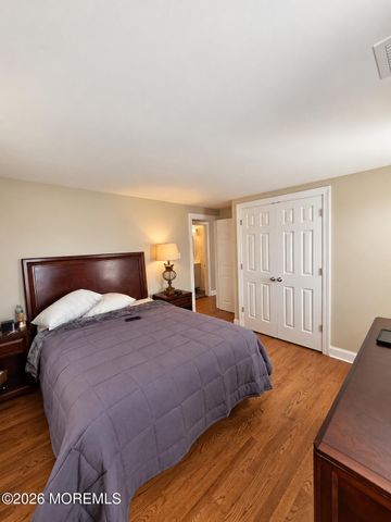122 Oakwood Place, Forked River, NJ 08731