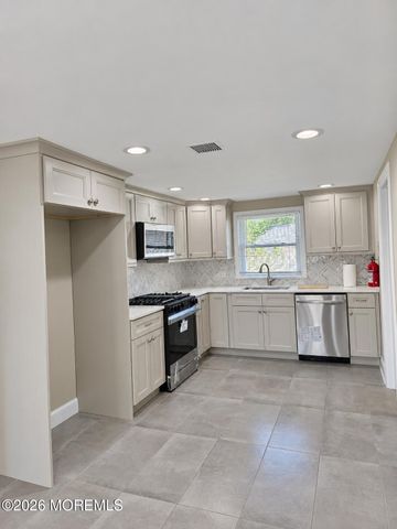 122 Oakwood Place, Forked River, NJ 08731