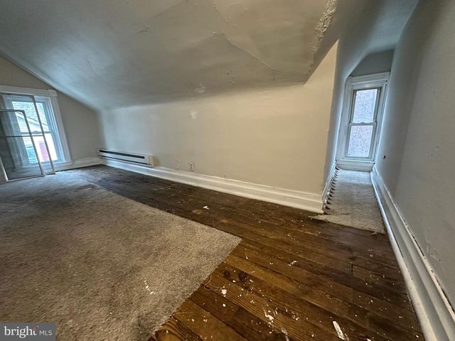 25 WOODLAND AVE, Coatesville, PA 19320