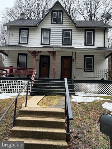 25 WOODLAND AVE, Coatesville, PA 19320