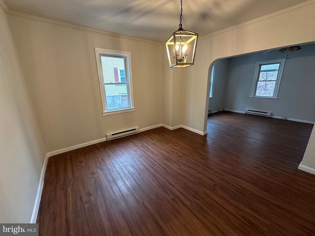 25 WOODLAND AVE, Coatesville, PA 19320