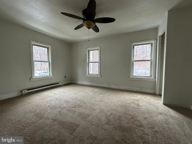 25 WOODLAND AVE, Coatesville, PA 19320