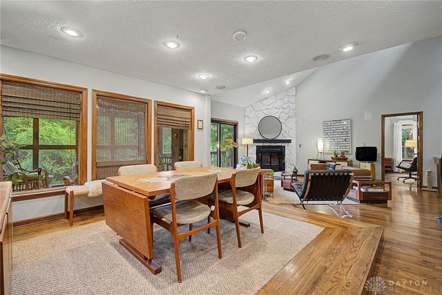 6411 Shadow Lake Trail, Centerville, OH 45459