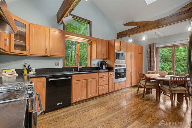 6411 Shadow Lake Trail, Centerville, OH 45459