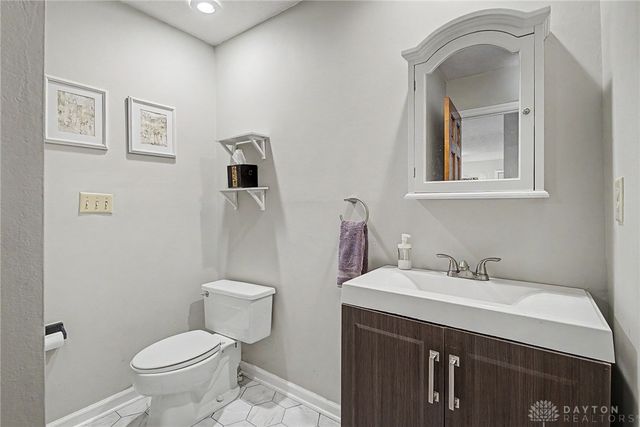 6411 Shadow Lake Trail, Centerville, OH 45459