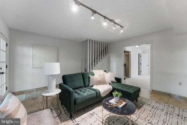 911 S LEE ST, Alexandria, VA 22314