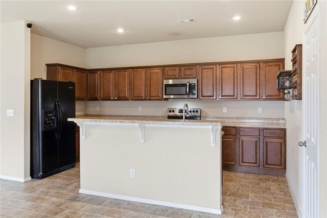 7964 Bridgegate Avenue, Springdale, AR 72762