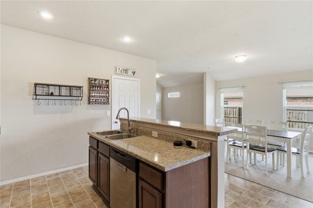 7964 Bridgegate Avenue, Springdale, AR 72762