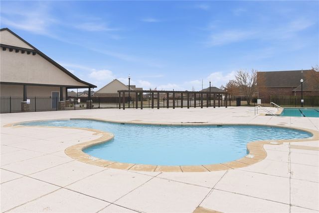 7964 Bridgegate Avenue, Springdale, AR 72762