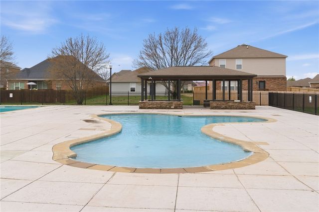 7964 Bridgegate Avenue, Springdale, AR 72762