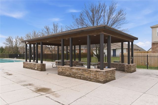 7964 Bridgegate Avenue, Springdale, AR 72762