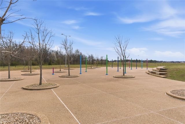 7964 Bridgegate Avenue, Springdale, AR 72762