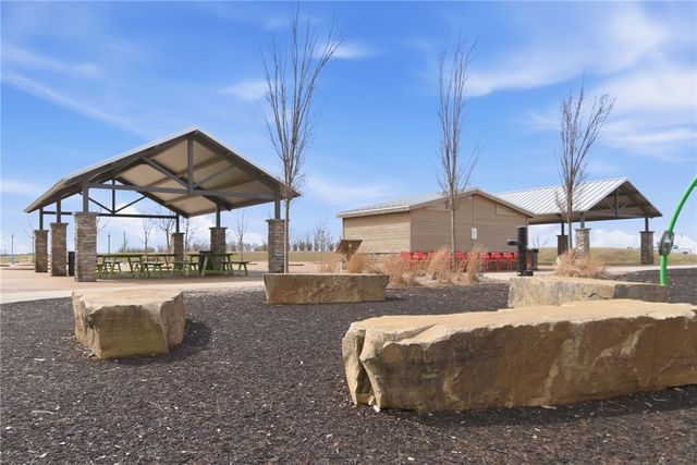 7964 Bridgegate Avenue, Springdale, AR 72762