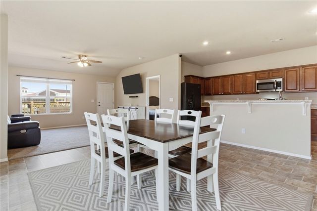 7964 Bridgegate Avenue, Springdale, AR 72762