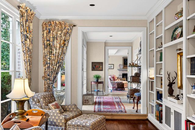 225 Deer Park Dr, Nashville, TN 37205