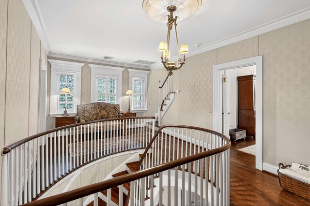 225 Deer Park Dr, Nashville, TN 37205