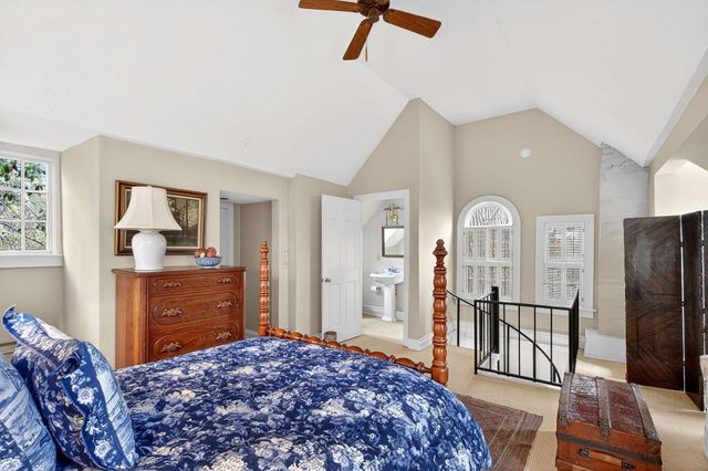 225 Deer Park Dr, Nashville, TN 37205