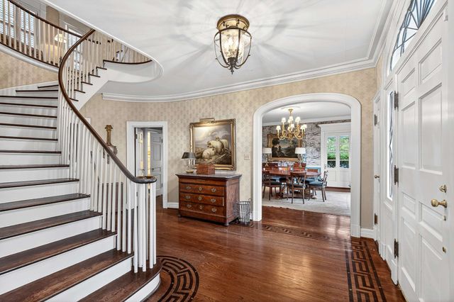 225 Deer Park Dr, Nashville, TN 37205