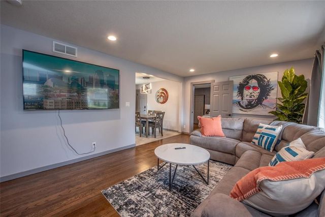 7244 Beverly Street, Overland Park, KS 66204