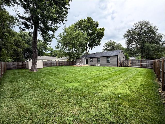7244 Beverly Street, Overland Park, KS 66204