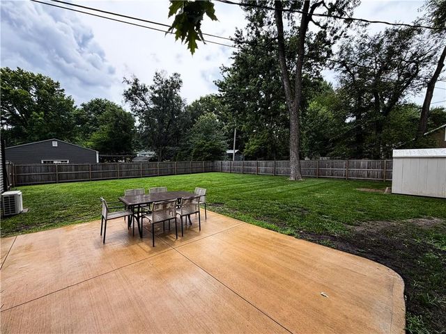 7244 Beverly Street, Overland Park, KS 66204