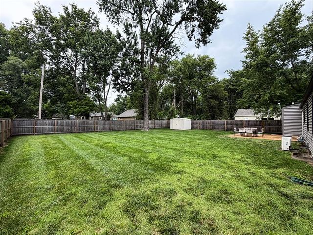 7244 Beverly Street, Overland Park, KS 66204