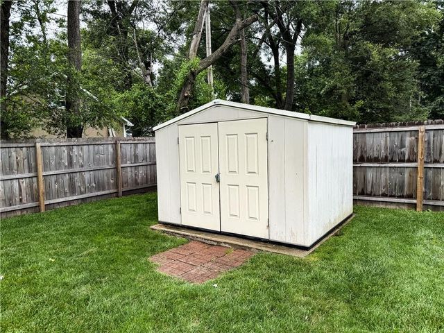 7244 Beverly Street, Overland Park, KS 66204
