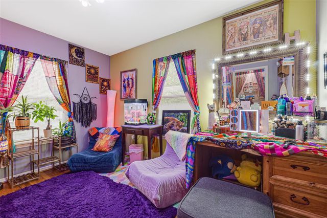 1008 E Houston Street, Highlands, TX 77562
