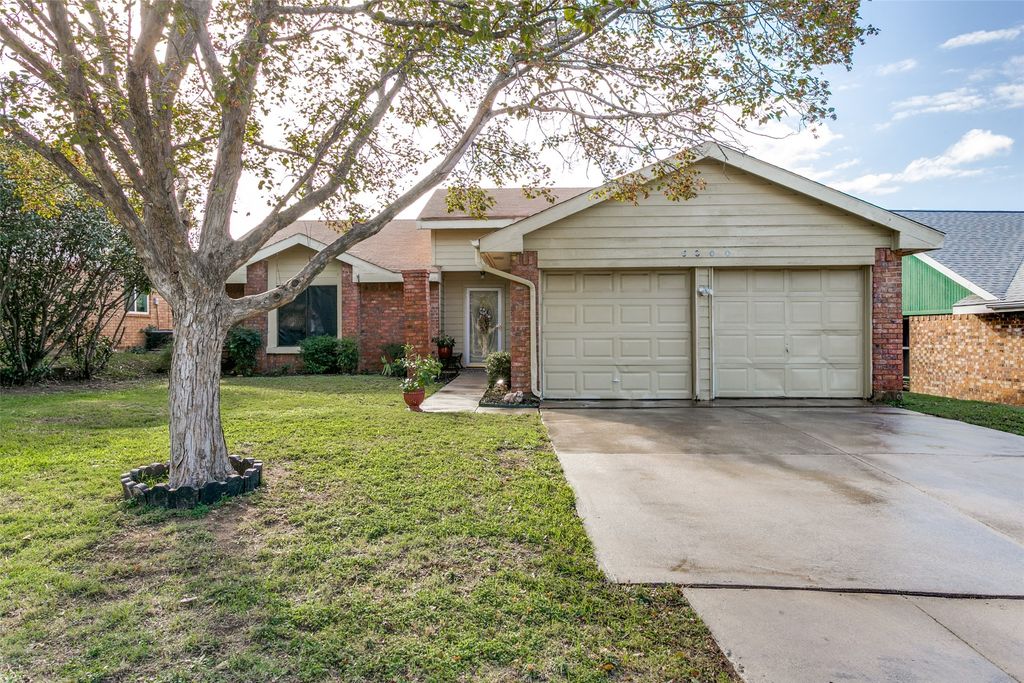 6300 Canyon Circle, Fort Worth, TX 76133 — photo 2