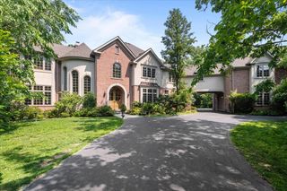 1005 Hiawatha Lane, Riverwoods, IL 60015