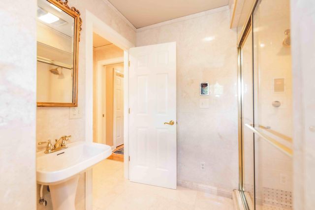 599 Woods Edge Drive, London, KY 40741