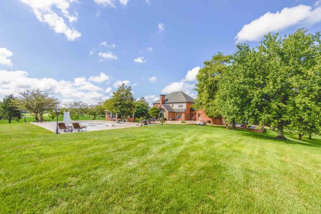 599 Woods Edge Drive, London, KY 40741