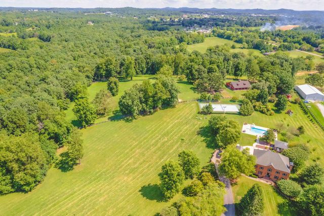 599 Woods Edge Drive, London, KY 40741