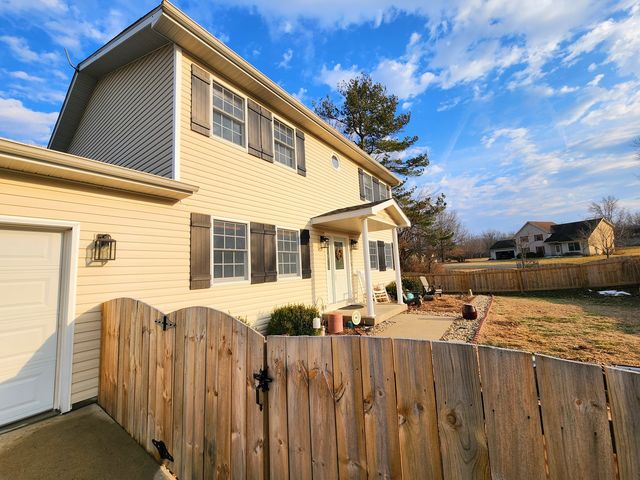 224 Cashen Drive, Makanda, IL 62958