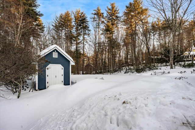 34 Hitching Post Lane, Bedford, NH 03110