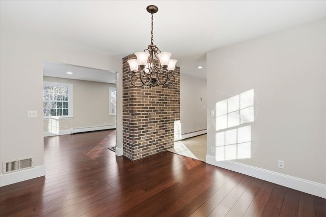 34 Hitching Post Lane, Bedford, NH 03110