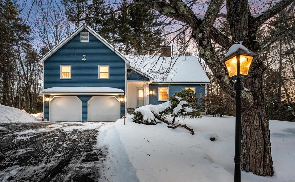 34 Hitching Post Lane, Bedford, NH 03110
