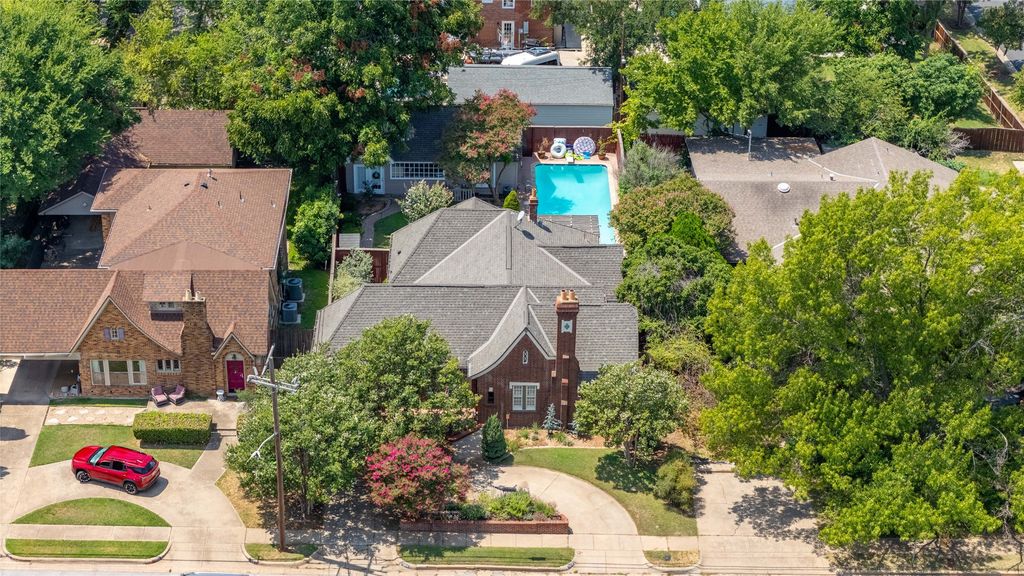 1808 Forest Park Boulevard, Fort Worth, TX 76110