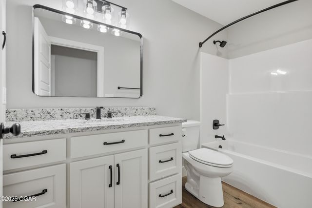 2004 Lakeview Street, Carthage, MO 64836