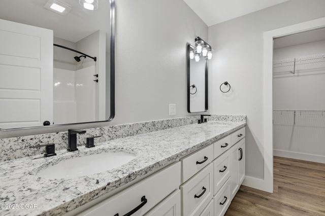 2004 Lakeview Street, Carthage, MO 64836