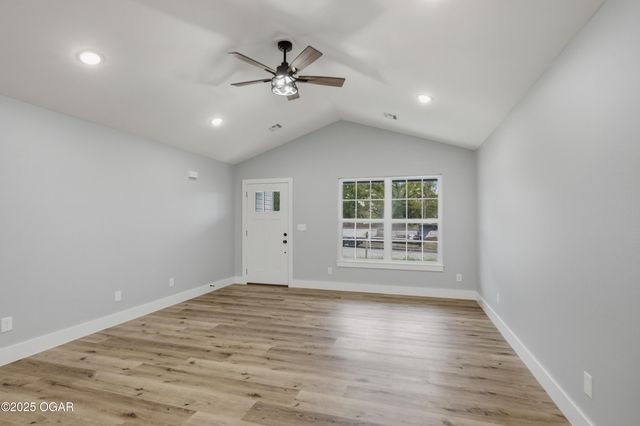 2004 Lakeview Street, Carthage, MO 64836