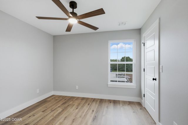 2004 Lakeview Street, Carthage, MO 64836