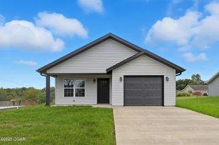 2004 Lakeview Street, Carthage, MO 64836